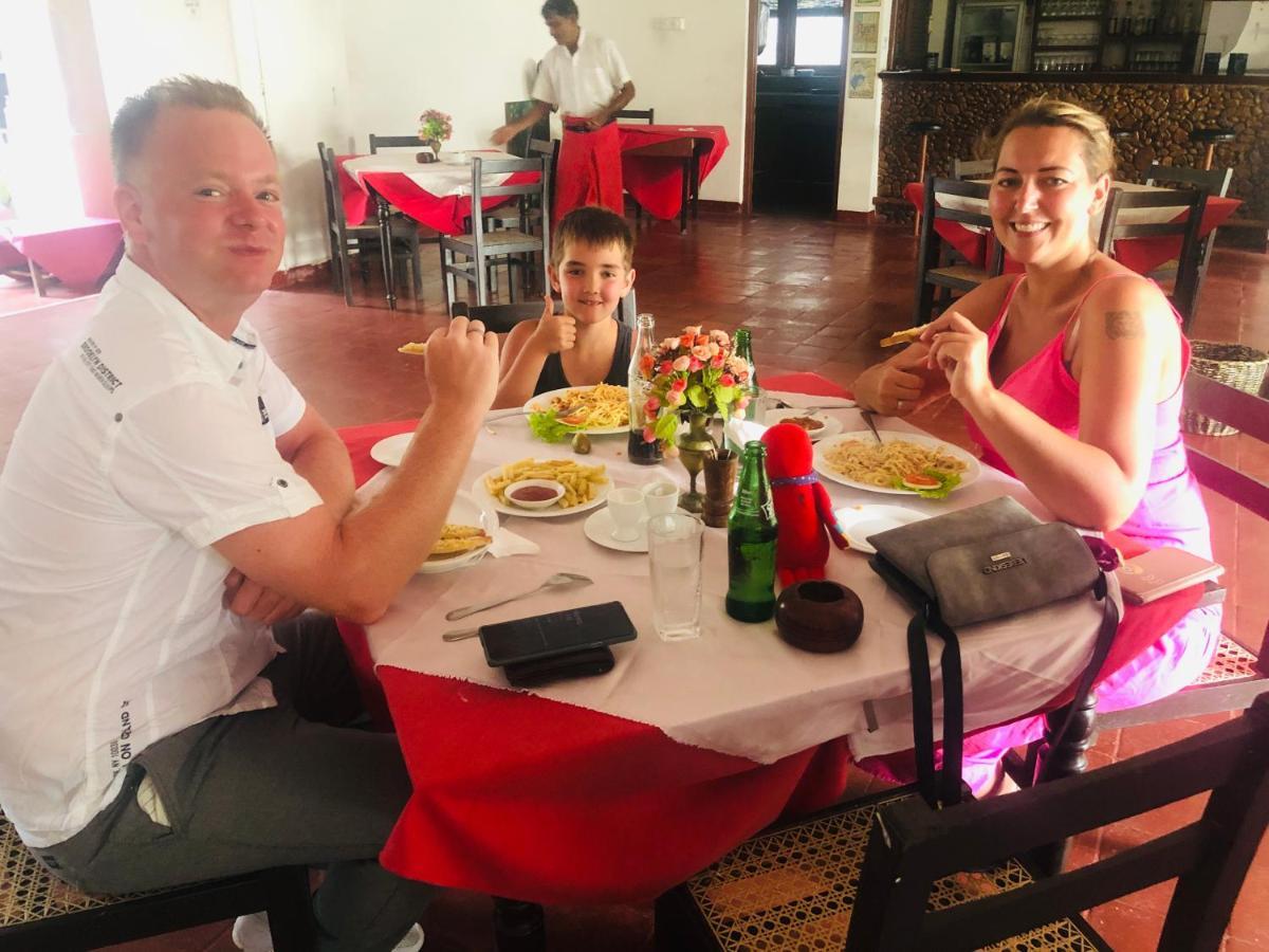 Hotel Hemadan Bentota Buitenkant foto