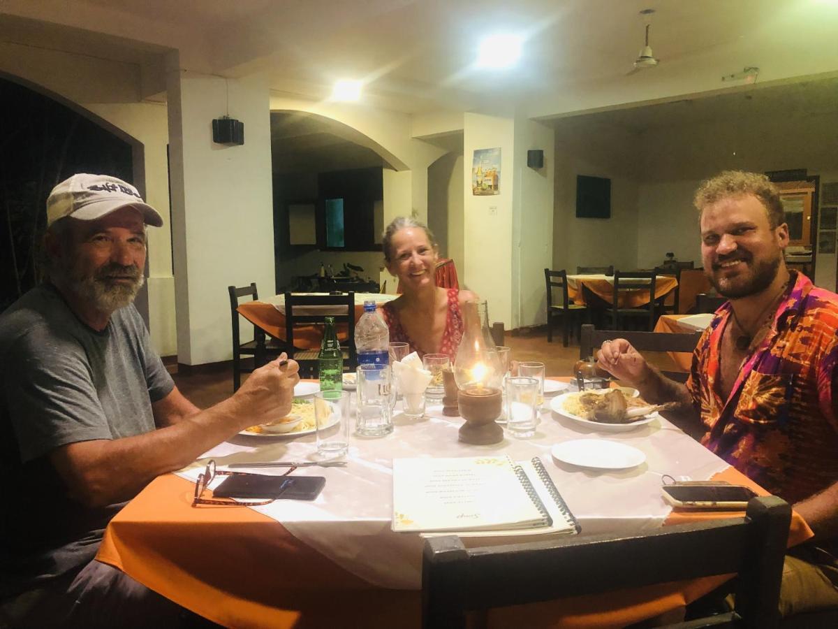 Hotel Hemadan Bentota Buitenkant foto