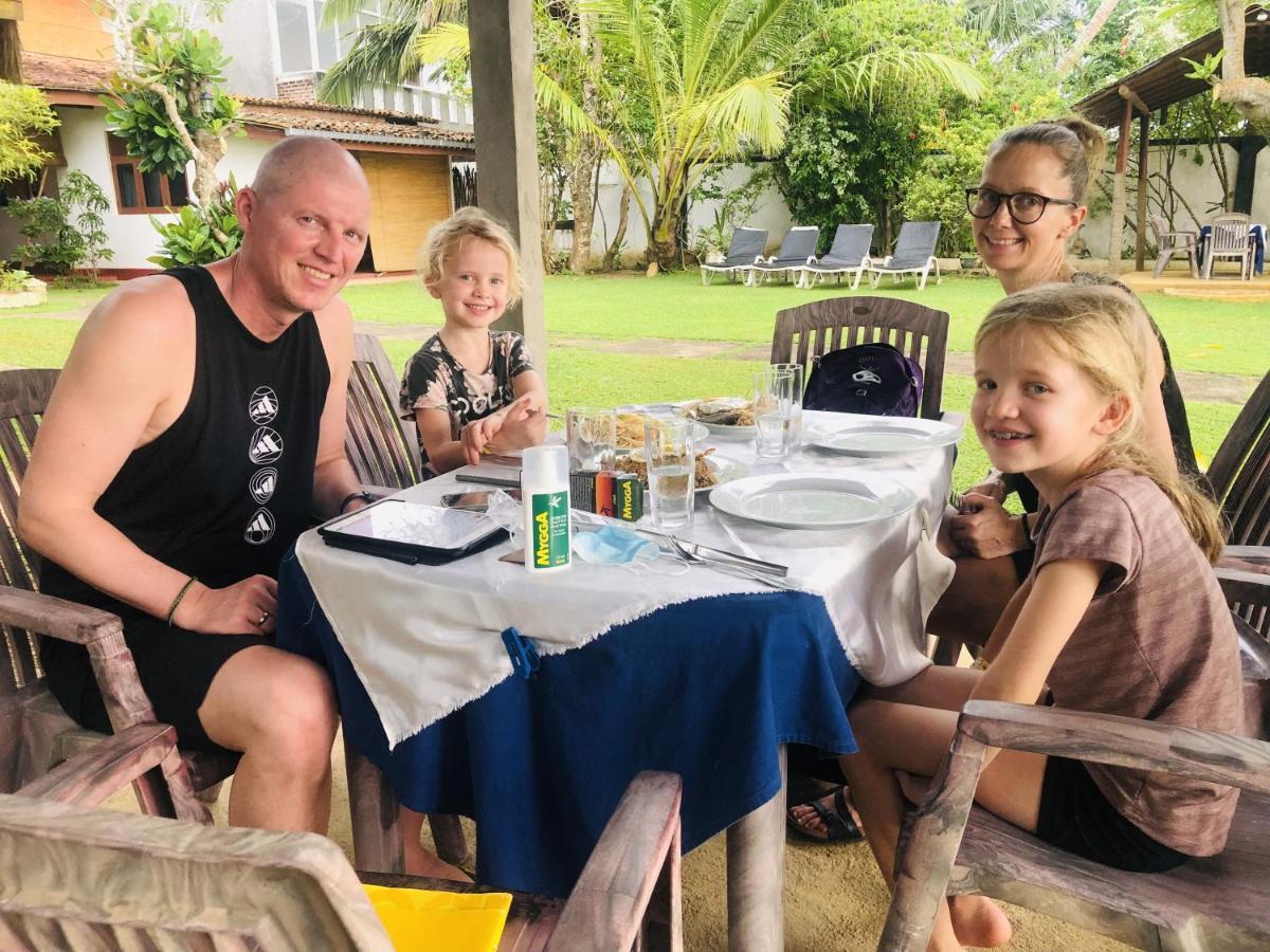 Hotel Hemadan Bentota Buitenkant foto