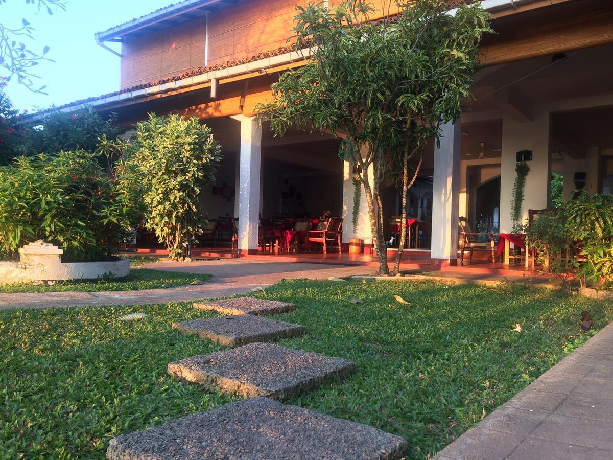 Hotel Hemadan Bentota Buitenkant foto