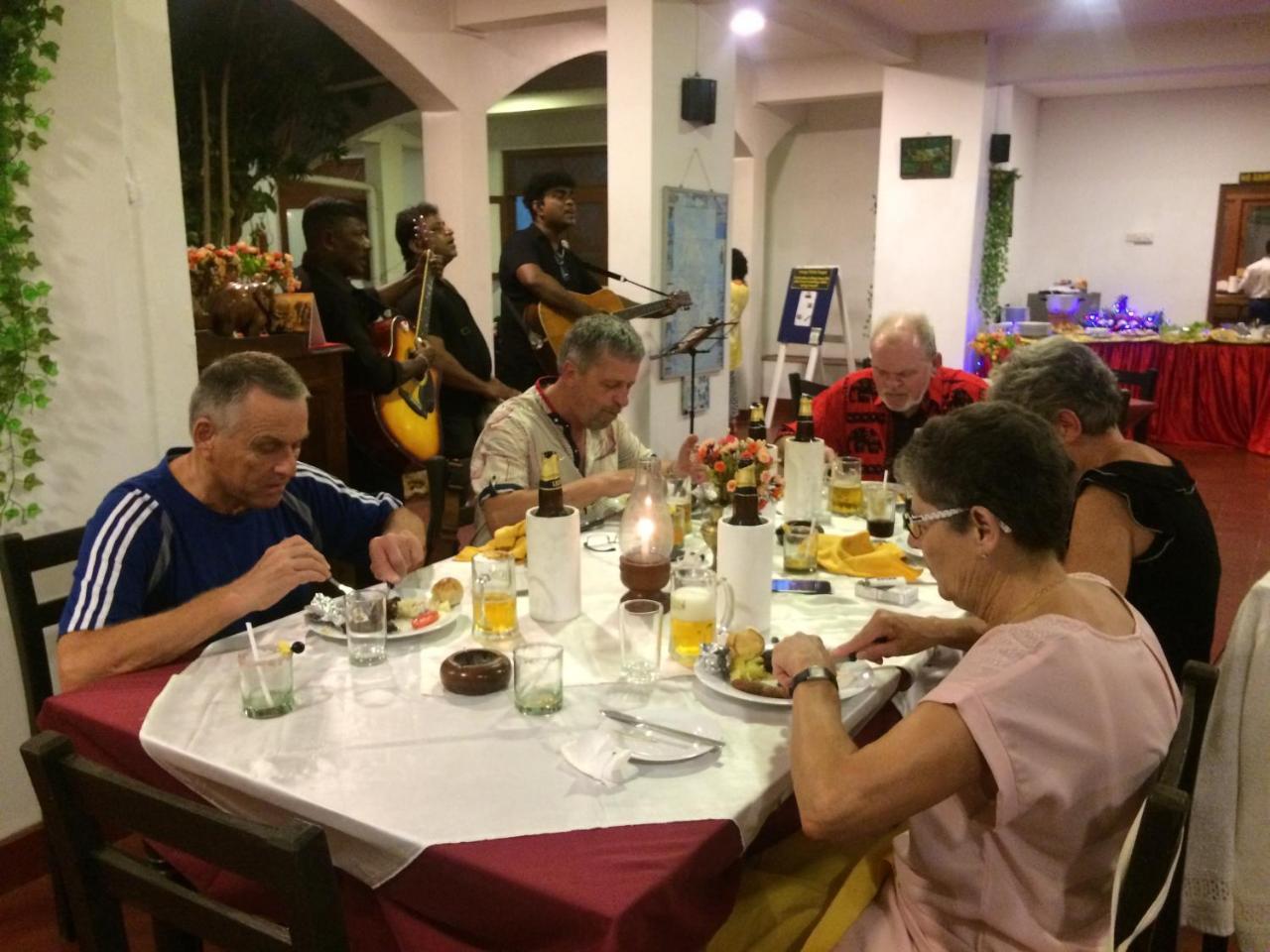 Hotel Hemadan Bentota Buitenkant foto